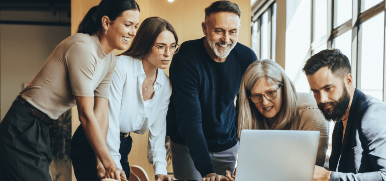 Mehr über den Artikel erfahren Mitarbeitergespräch – Rechtslage & Regeln für HR